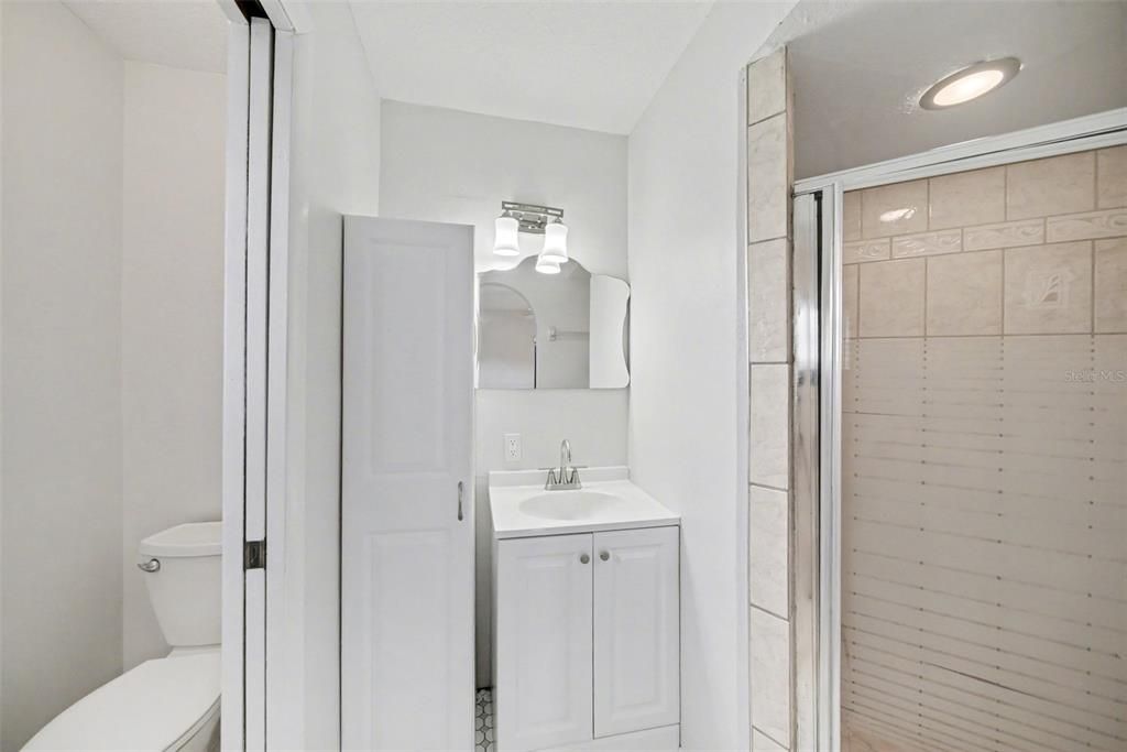 Activo con contrato: $300,000 (3 camas, 2 baños, 1608 Pies cuadrados)