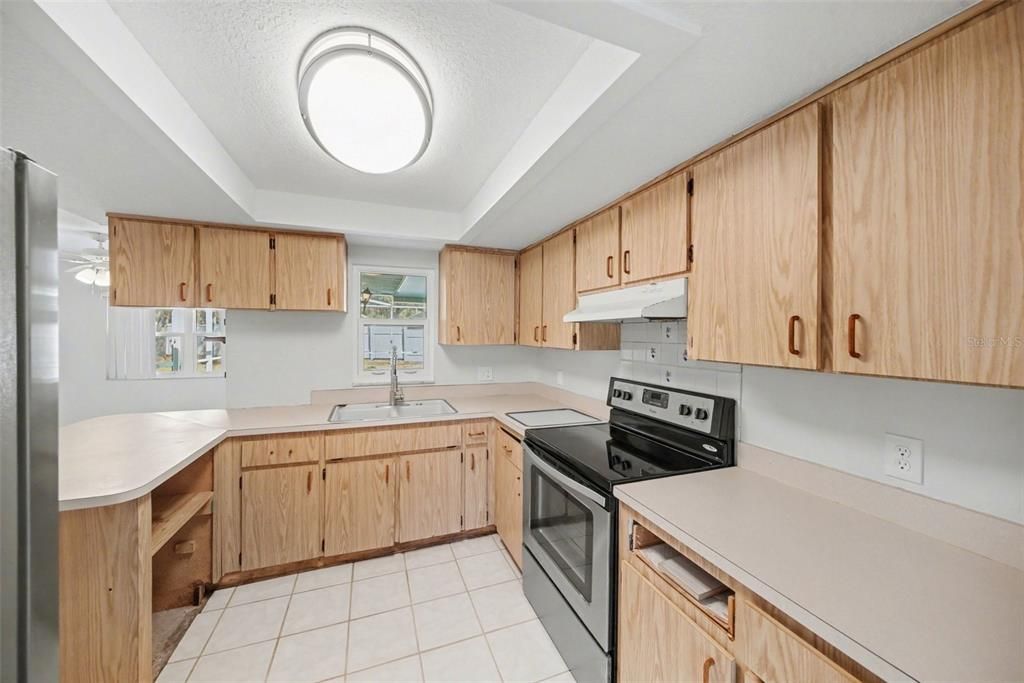 Activo con contrato: $300,000 (3 camas, 2 baños, 1608 Pies cuadrados)