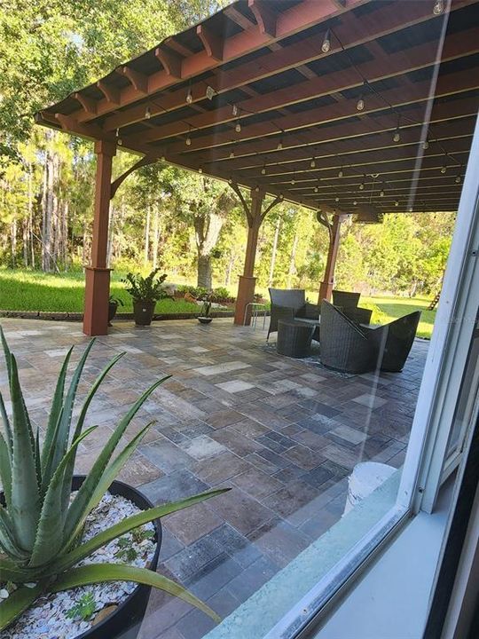 Activo con contrato: $469,995 (4 camas, 2 baños, 2184 Pies cuadrados)