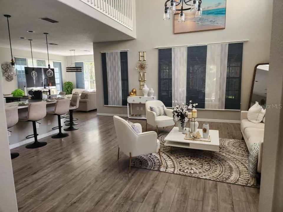 Activo con contrato: $469,995 (4 camas, 2 baños, 2184 Pies cuadrados)