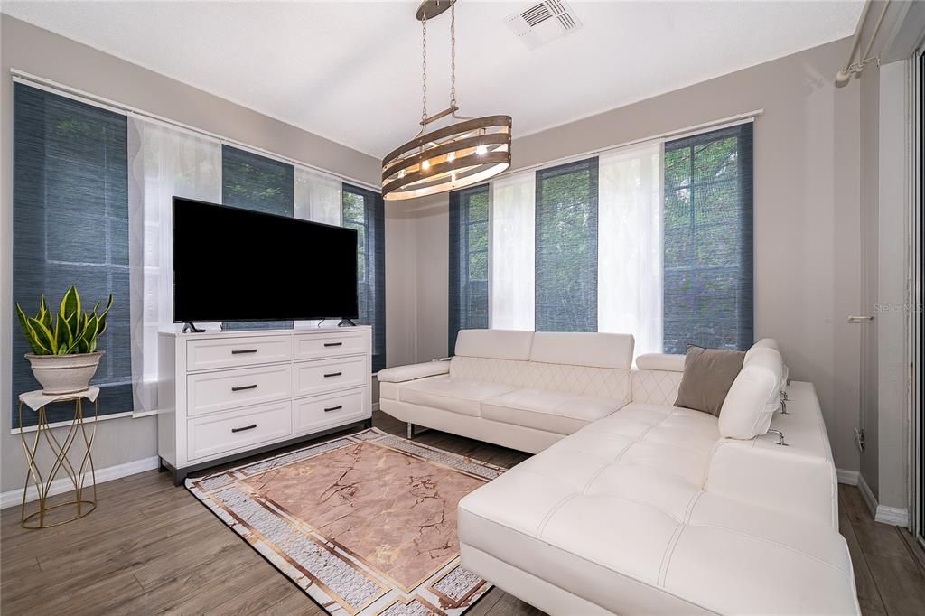 Activo con contrato: $469,995 (4 camas, 2 baños, 2184 Pies cuadrados)