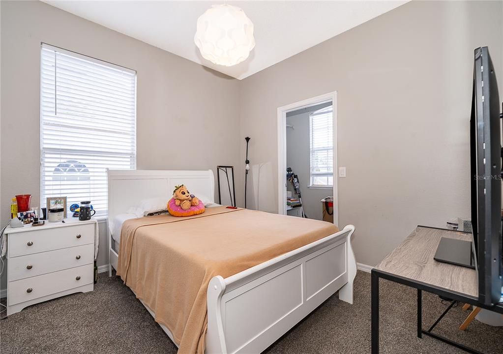 Activo con contrato: $469,995 (4 camas, 2 baños, 2184 Pies cuadrados)