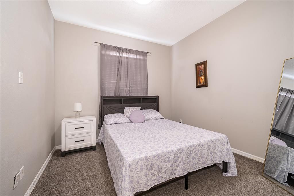 Activo con contrato: $469,995 (4 camas, 2 baños, 2184 Pies cuadrados)