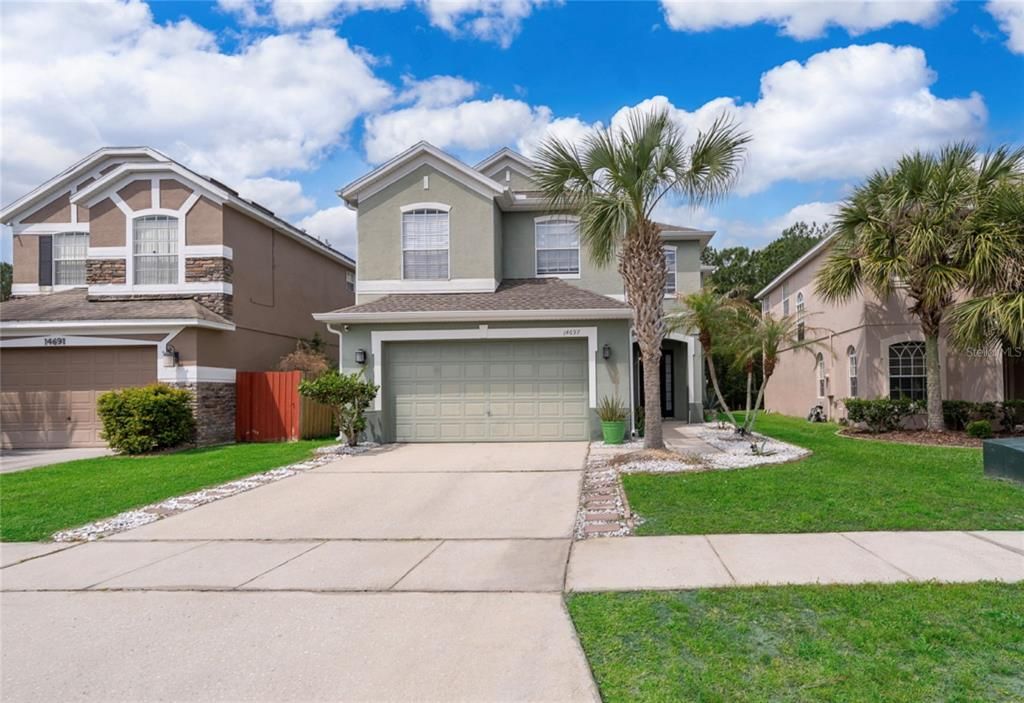 Activo con contrato: $469,995 (4 camas, 2 baños, 2184 Pies cuadrados)