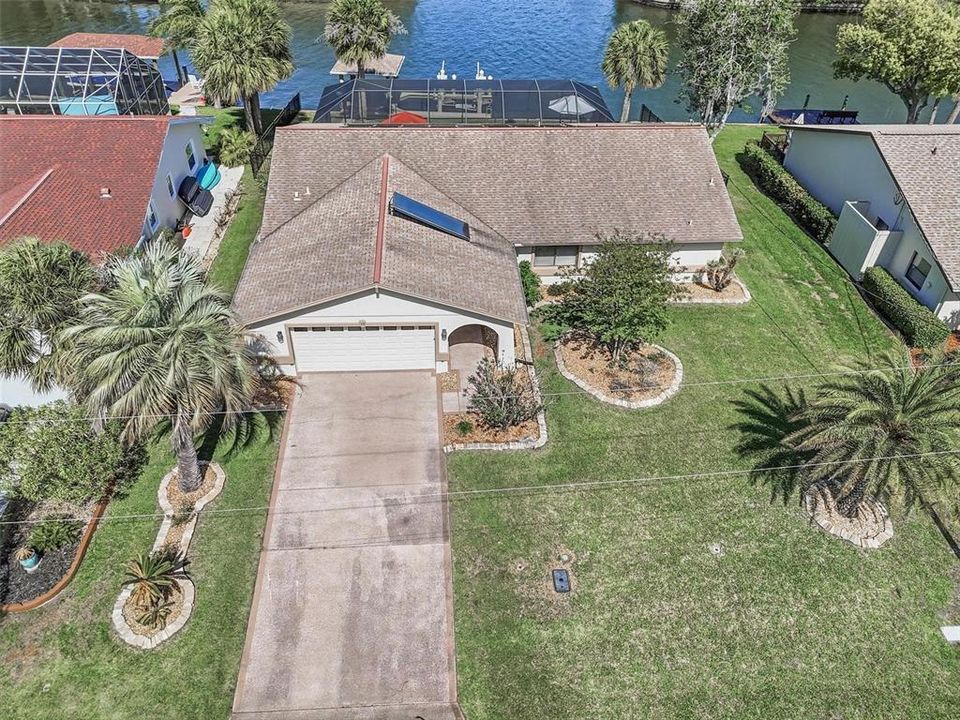 Activo con contrato: $749,000 (4 camas, 2 baños, 2084 Pies cuadrados)