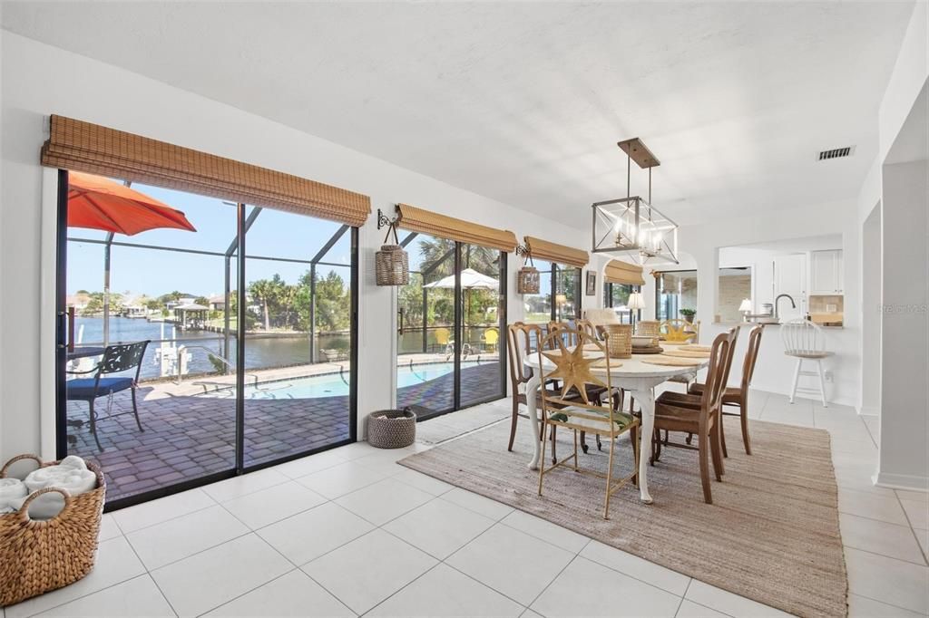 Activo con contrato: $749,000 (4 camas, 2 baños, 2084 Pies cuadrados)