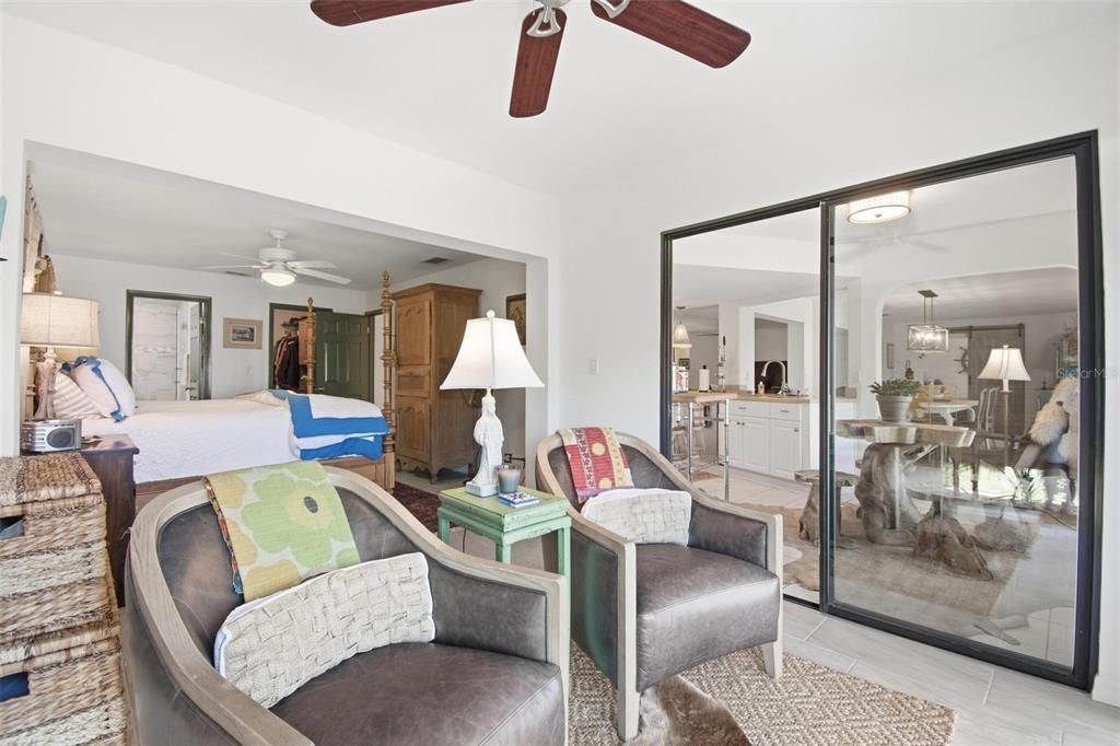 Activo con contrato: $749,000 (4 camas, 2 baños, 2084 Pies cuadrados)