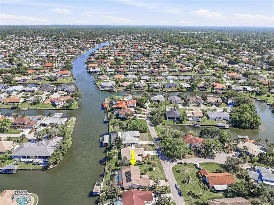 Под контрактом: $744,000 (4 спален, 2 ванн, 2084 Квадратных фут)