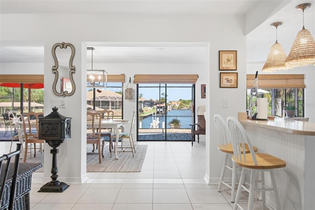 Activo con contrato: $749,000 (4 camas, 2 baños, 2084 Pies cuadrados)