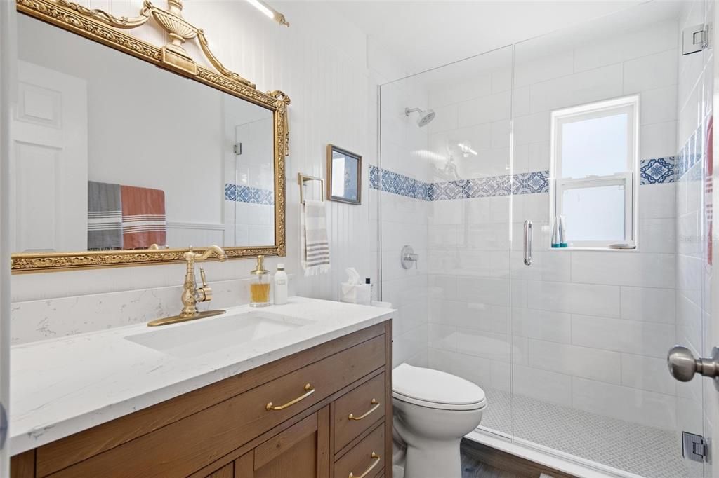 Activo con contrato: $749,000 (4 camas, 2 baños, 2084 Pies cuadrados)