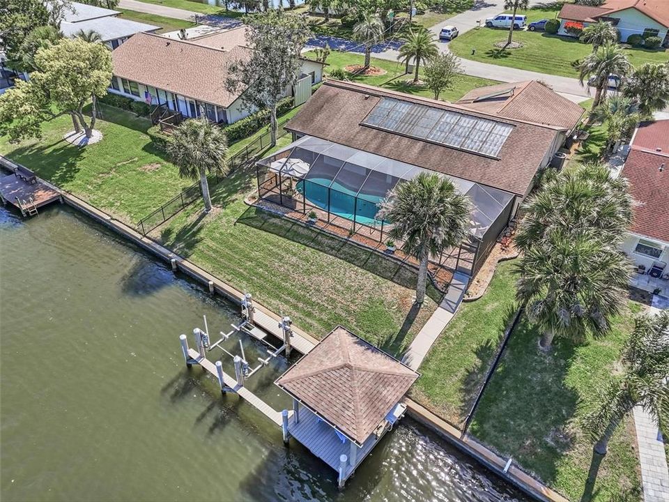 Activo con contrato: $749,000 (4 camas, 2 baños, 2084 Pies cuadrados)