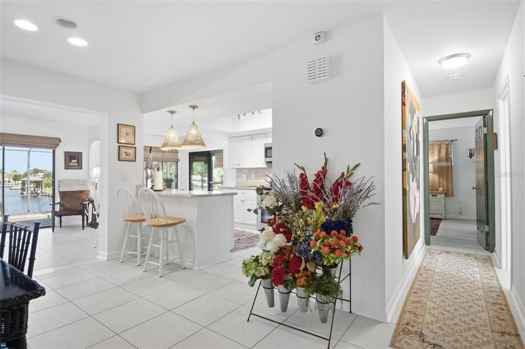 Activo con contrato: $749,000 (4 camas, 2 baños, 2084 Pies cuadrados)