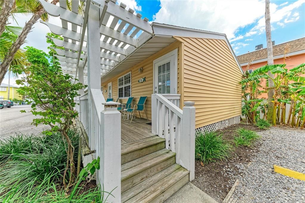 For Sale: $349,000 (1 beds, 1 baths, 380 Square Feet)