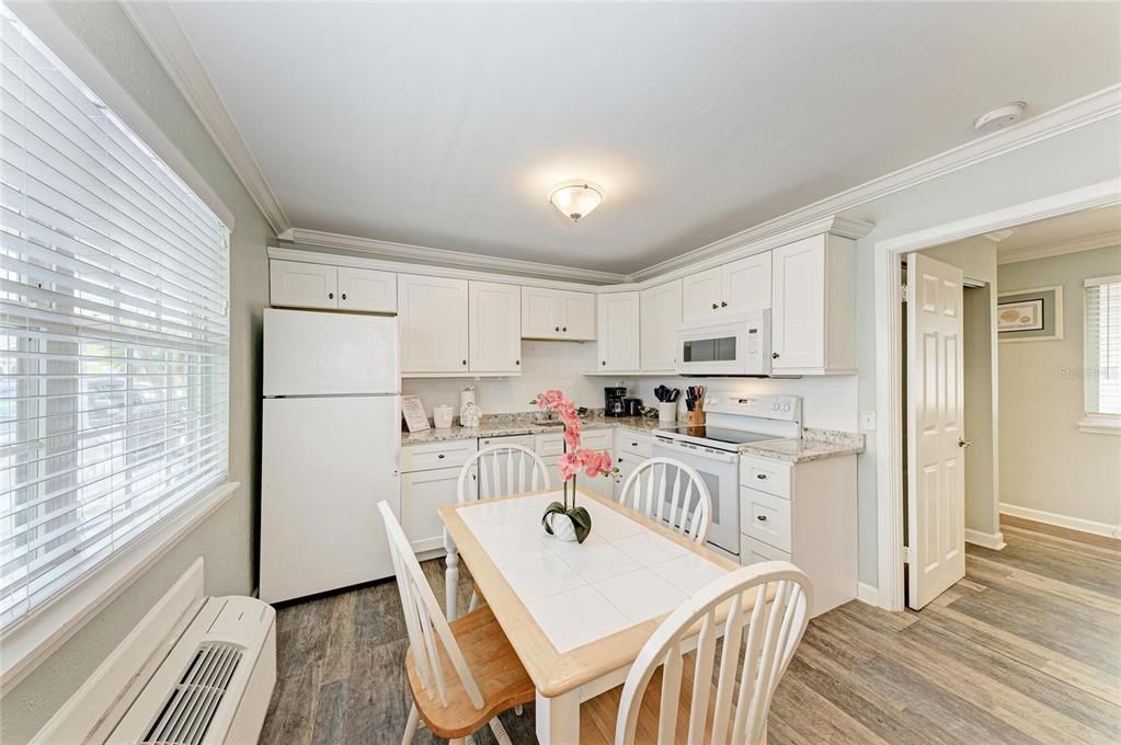 For Sale: $349,000 (1 beds, 1 baths, 380 Square Feet)