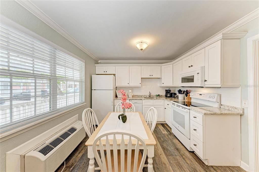 For Sale: $349,000 (1 beds, 1 baths, 380 Square Feet)