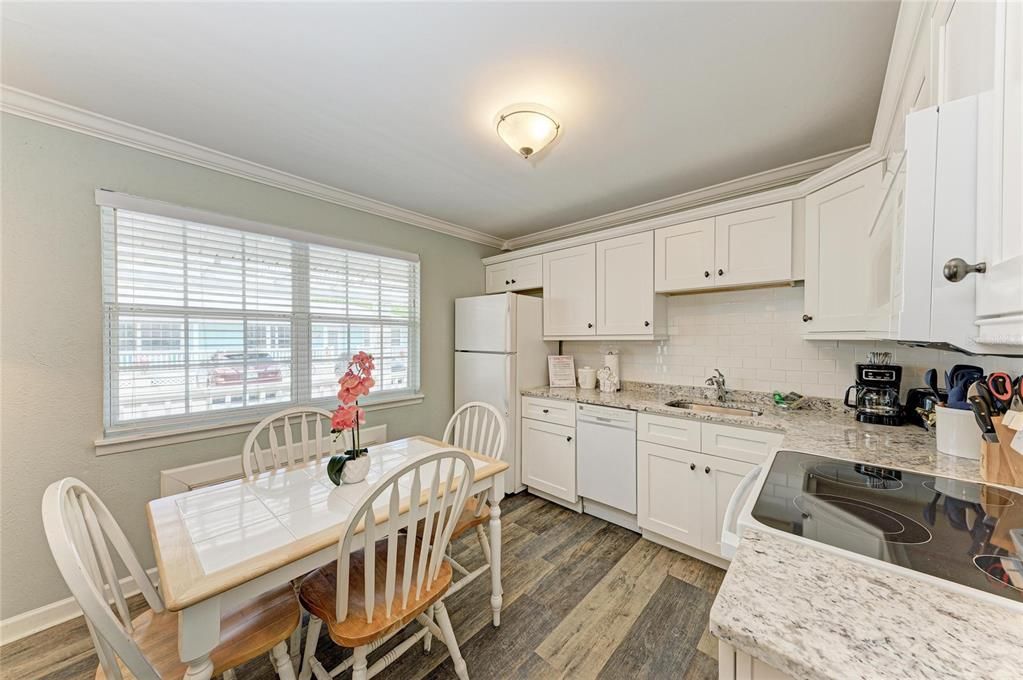 For Sale: $349,000 (1 beds, 1 baths, 380 Square Feet)