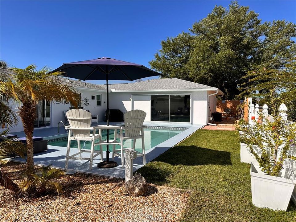 Active With Contract: $350,000 (3 beds, 3 baths, 1878 Square Feet)