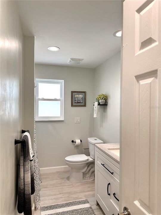Active With Contract: $350,000 (3 beds, 3 baths, 1878 Square Feet)
