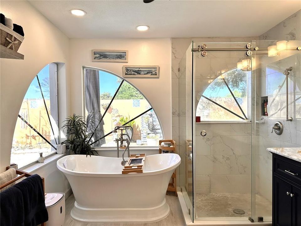 Active With Contract: $350,000 (3 beds, 3 baths, 1878 Square Feet)