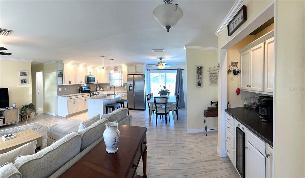 Active With Contract: $350,000 (3 beds, 3 baths, 1878 Square Feet)