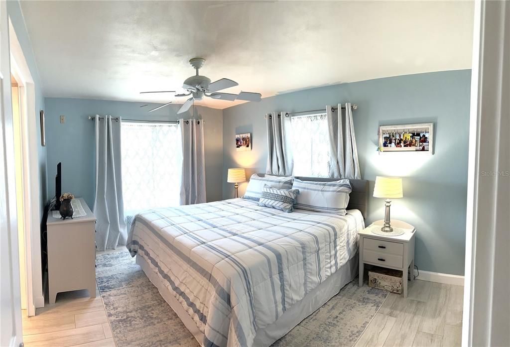 Active With Contract: $350,000 (3 beds, 3 baths, 1878 Square Feet)
