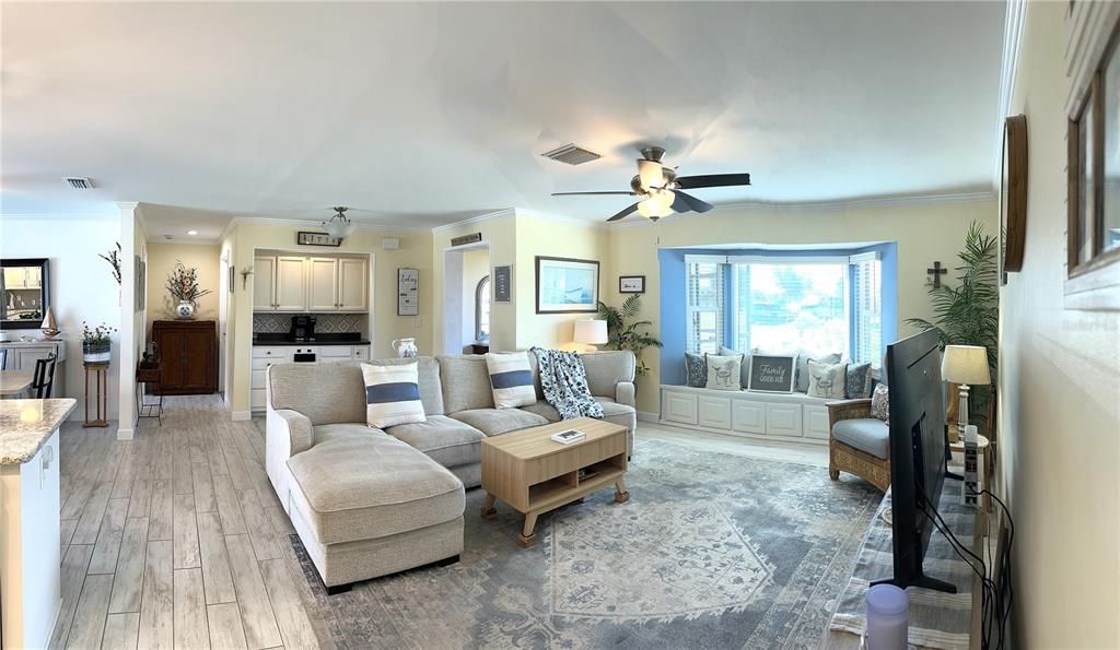 Active With Contract: $350,000 (3 beds, 3 baths, 1878 Square Feet)