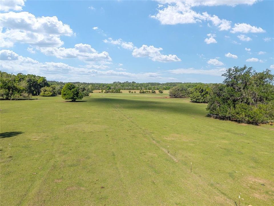 待售: $8,468,880 (293.28 acres)