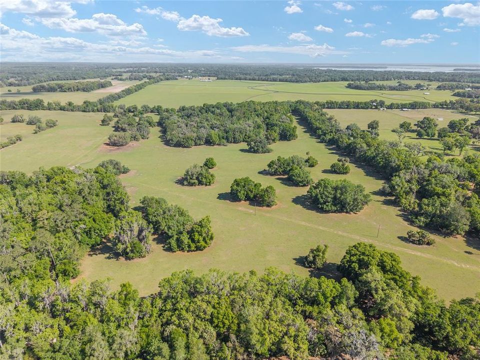 待售: $8,468,880 (293.28 acres)