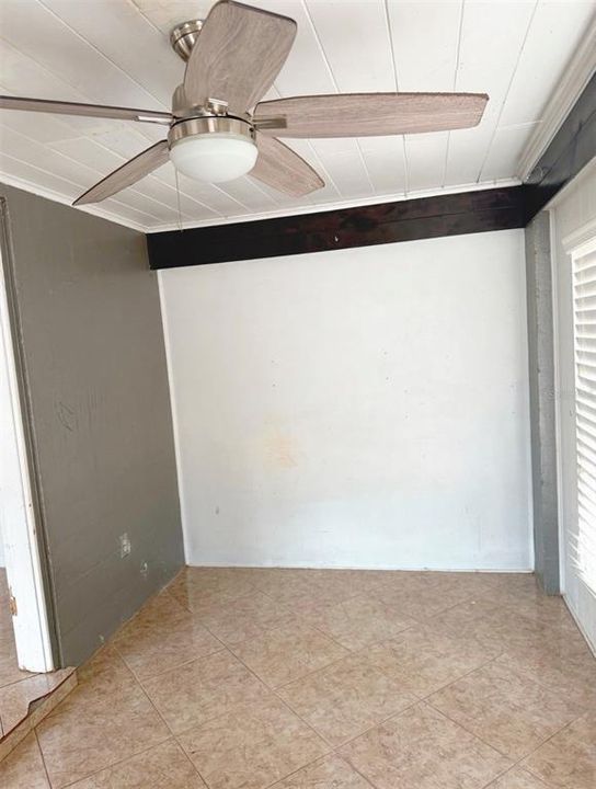 Activo con contrato: $145,000 (2 camas, 1 baños, 945 Pies cuadrados)