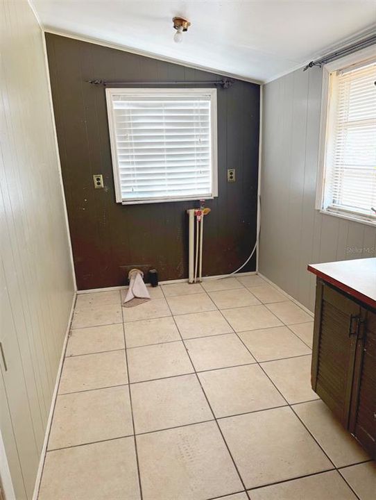 Activo con contrato: $145,000 (2 camas, 1 baños, 945 Pies cuadrados)