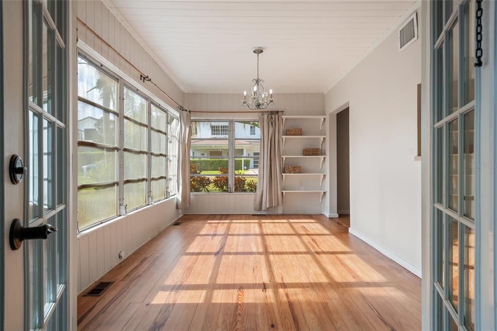 Active With Contract: $792,500 (3 beds, 2 baths, 1664 Square Feet)