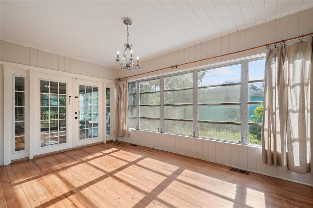 Active With Contract: $792,500 (3 beds, 2 baths, 1664 Square Feet)