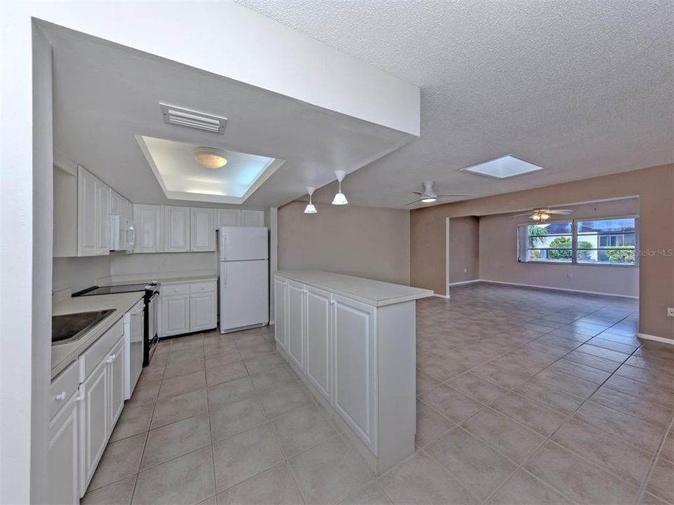 Activo con contrato: $164,900 (2 camas, 2 baños, 1345 Pies cuadrados)