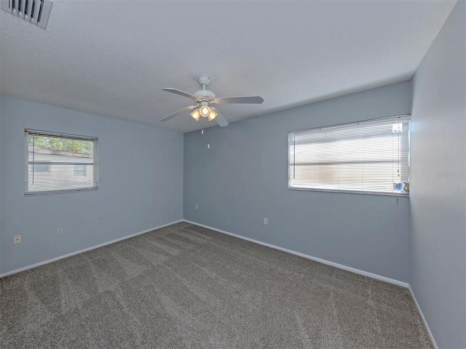 Activo con contrato: $164,900 (2 camas, 2 baños, 1345 Pies cuadrados)