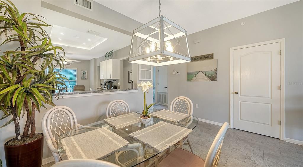 En Venta: $255,000 (2 camas, 2 baños, 1106 Pies cuadrados)