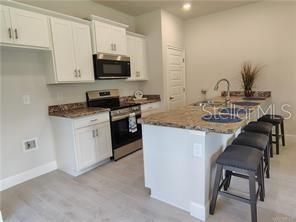 待售: $224,500 (2 贝兹, 2 浴室, 1521 平方英尺)