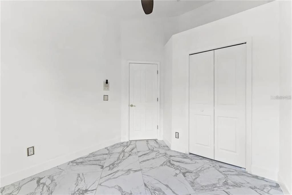 Activo con contrato: $4,400 (3 camas, 2 baños, 1700 Pies cuadrados)