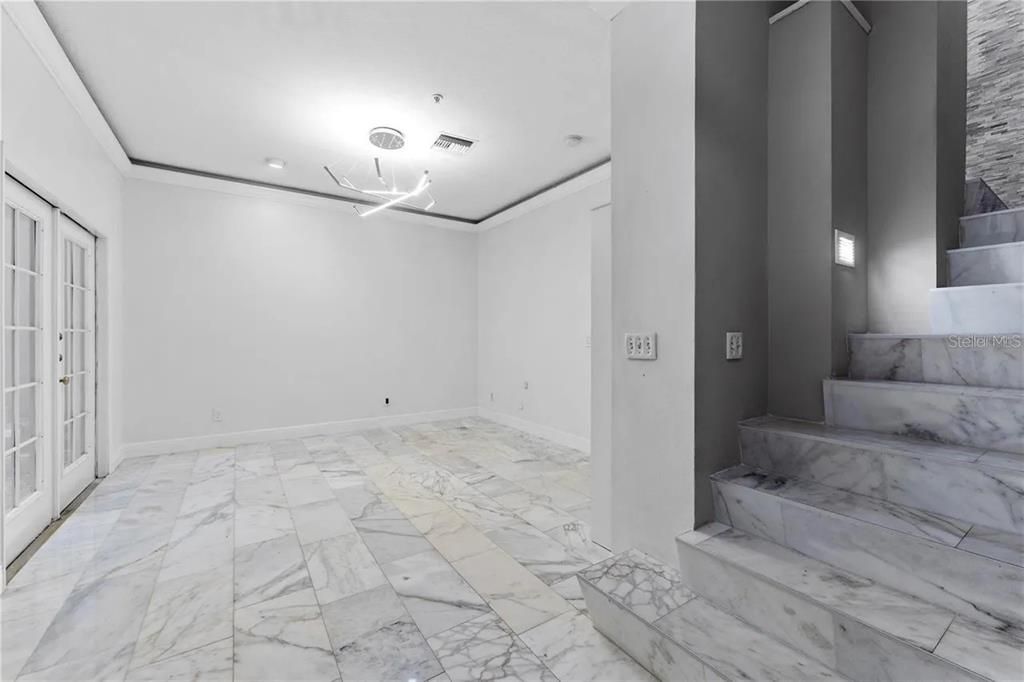 Activo con contrato: $4,400 (3 camas, 2 baños, 1700 Pies cuadrados)