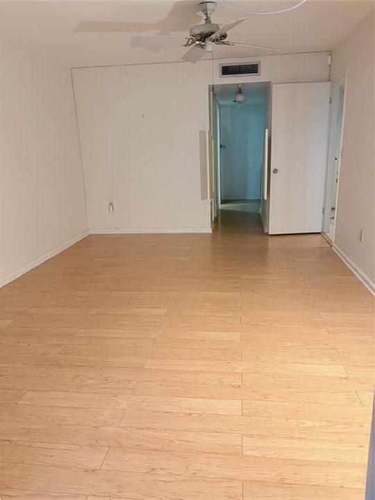На продажу: $349,900 (2 спален, 2 ванн, 1316 Квадратных фут)