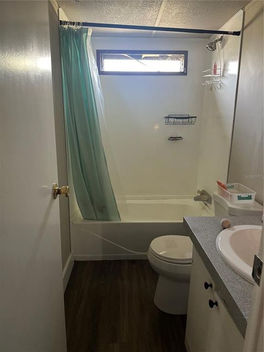 En Venta: $220,000 (3 camas, 2 baños, 1144 Pies cuadrados)
