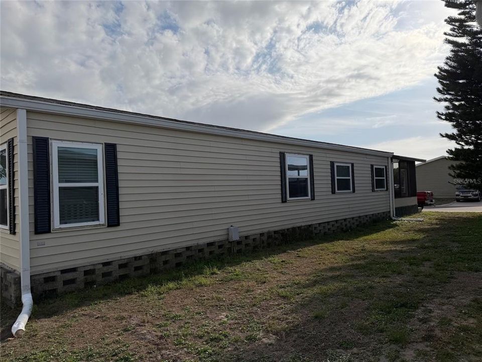 Active With Contract: $168,000 (2 beds, 2 baths, 1248 Square Feet)