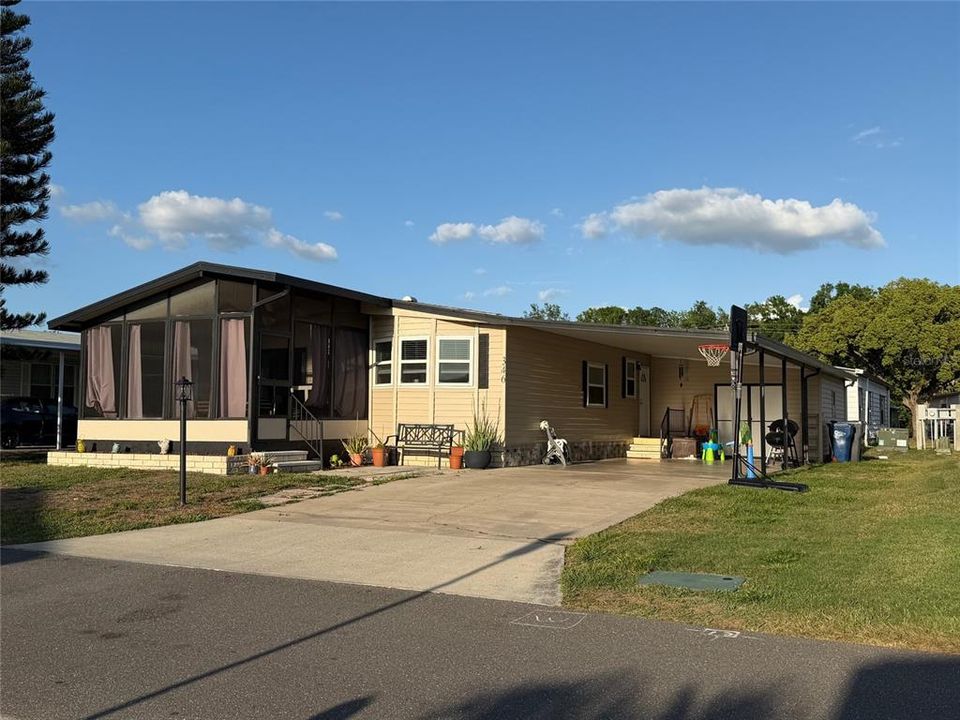 Active With Contract: $168,000 (2 beds, 2 baths, 1248 Square Feet)