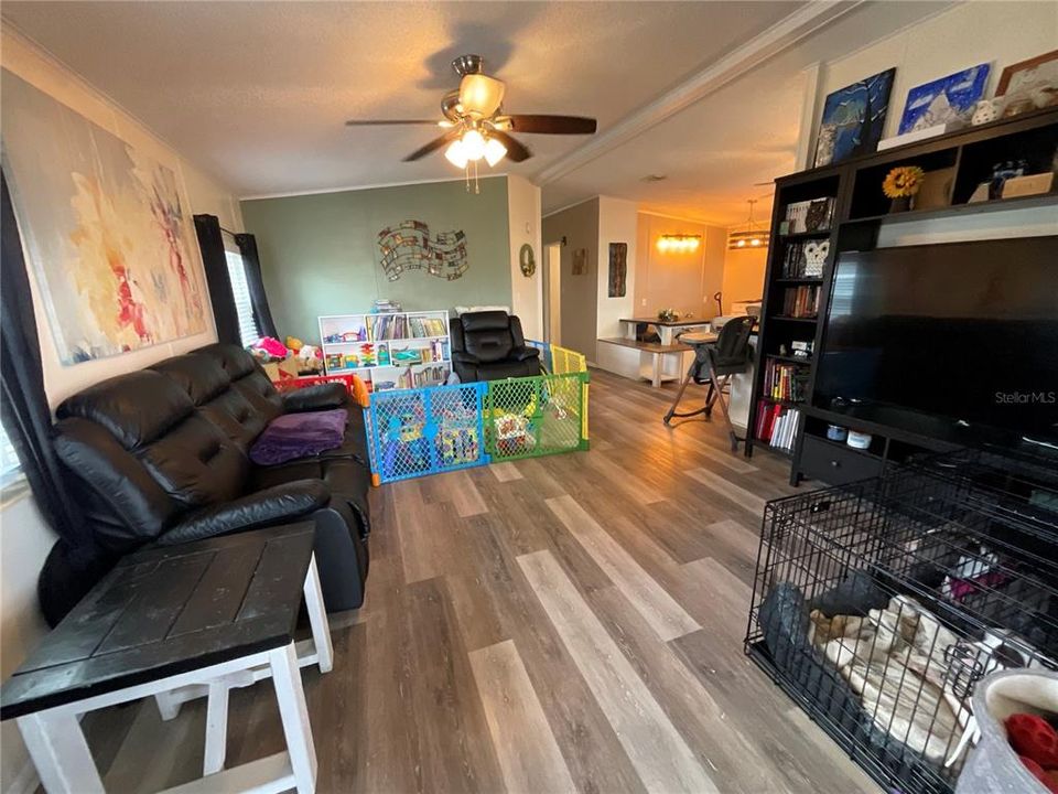 Active With Contract: $168,000 (2 beds, 2 baths, 1248 Square Feet)