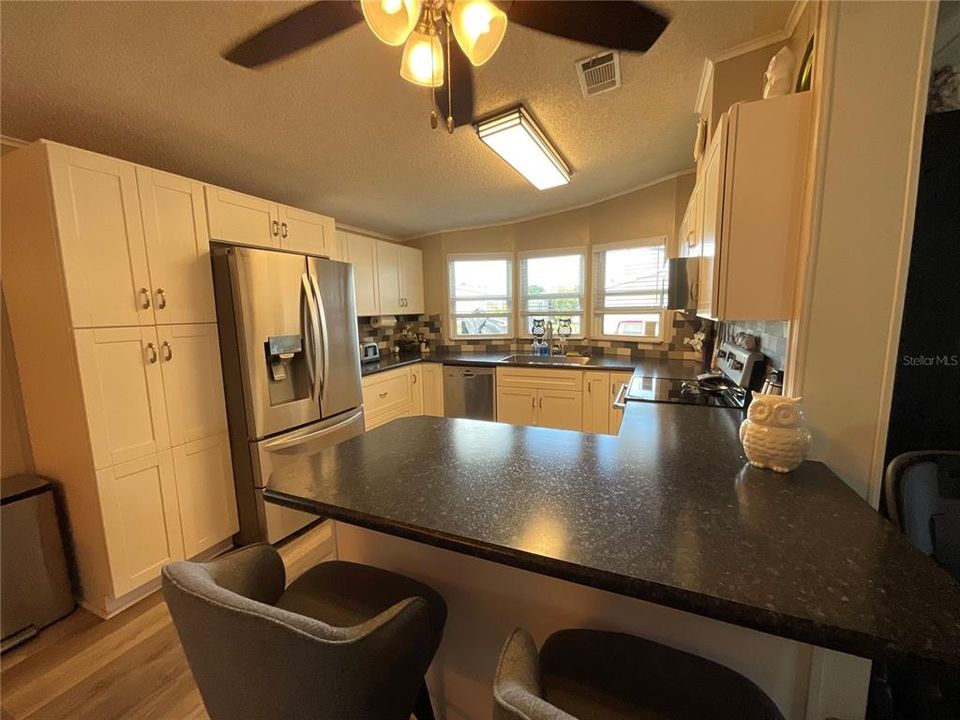 Active With Contract: $168,000 (2 beds, 2 baths, 1248 Square Feet)