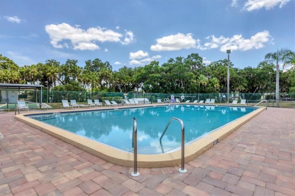 Active With Contract: $168,000 (2 beds, 2 baths, 1248 Square Feet)