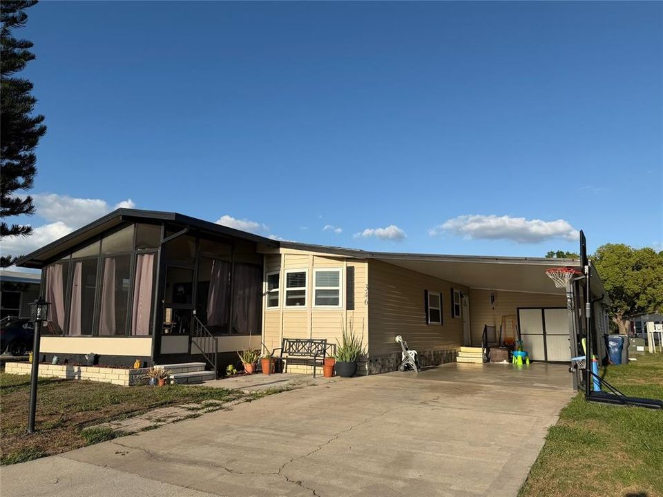 Active With Contract: $168,000 (2 beds, 2 baths, 1248 Square Feet)