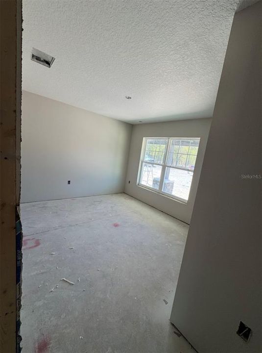 Active With Contract: $399,900 (4 beds, 2 baths, 1991 Square Feet)