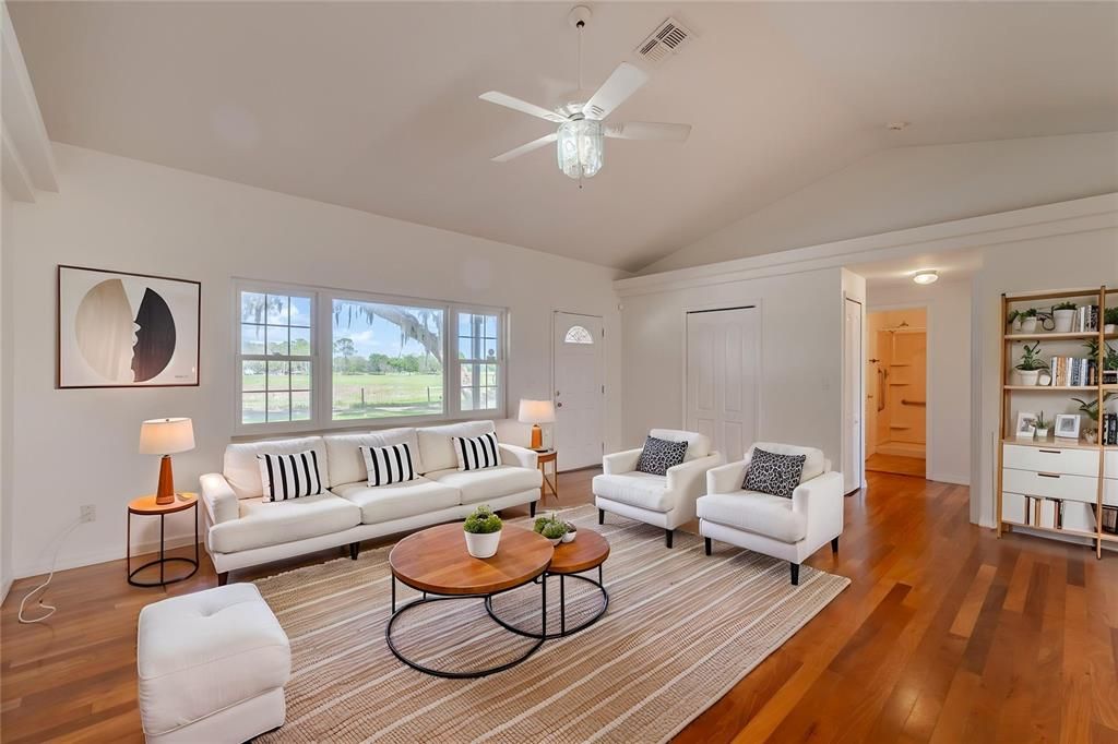For Sale: $575,000 (3 beds, 2 baths, 1488 Square Feet)
