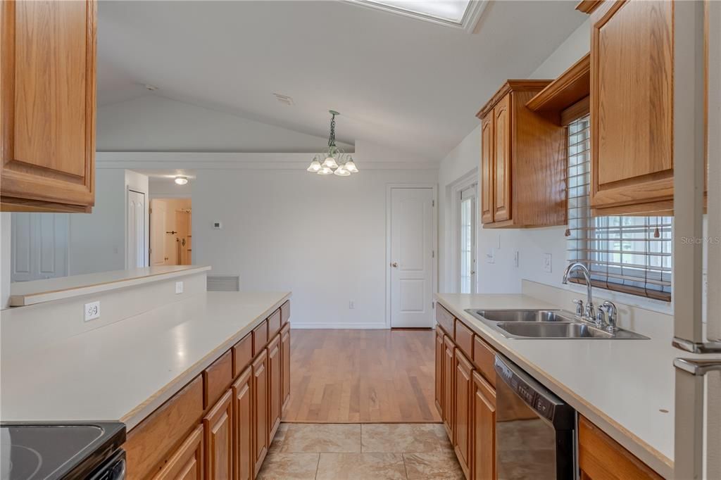 For Sale: $575,000 (3 beds, 2 baths, 1488 Square Feet)