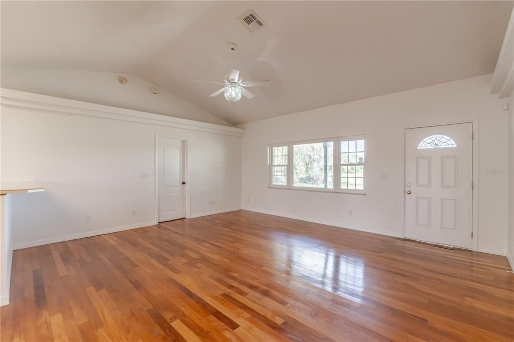 For Sale: $575,000 (3 beds, 2 baths, 1488 Square Feet)